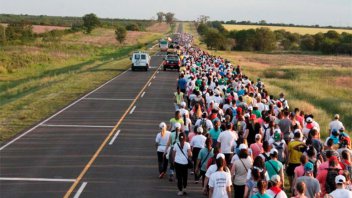 Con algarabía y fe, la Peregrinación de los Pueblos ya transita la etapa final