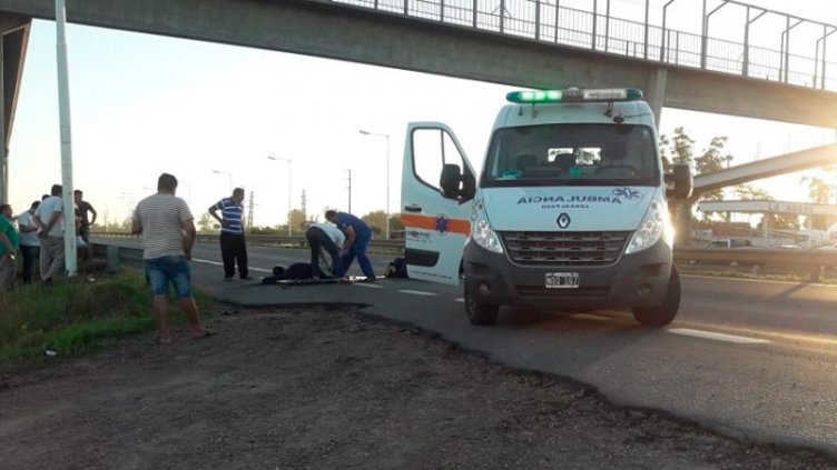 Motociclista murió tras chocar contra un acoplado: El camionero se dio a la fuga