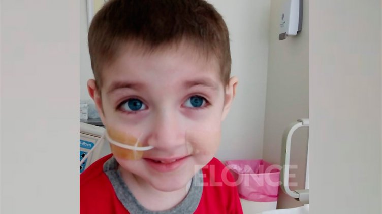 Piden que obra social reconozca droga para niño que padece cáncer