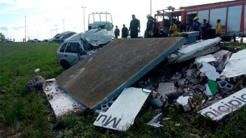 Confirmaron la identidad del joven fallecido al chocar un auto contra una garita