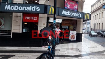 Le compró una
