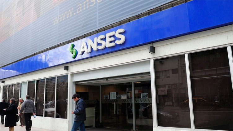 Jubilaciones y AUH: Cuánto subirán hasta junio y cuáles serán los nuevos haberes