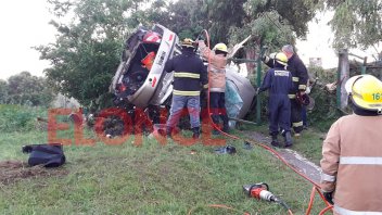 Nueva tragedia vial en Entre Ríos: Dos personas murieron al volcar un auto