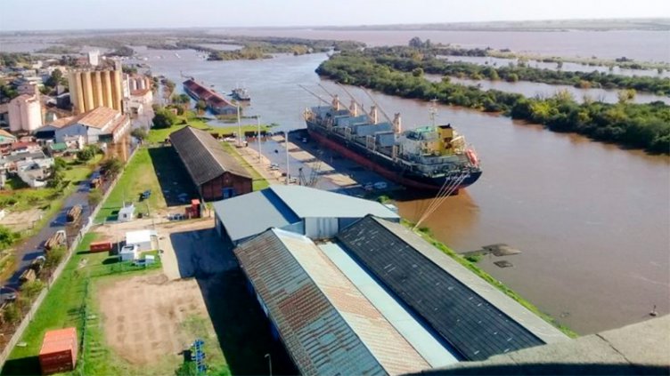 La creciente obligó a detener la operatoria del puerto de Concepción del Uruguay