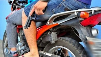 Perseguían a dos ladrones en moto y terminaron provocando un choque múltiple