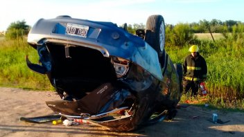 Una mujer perdió la vida tras el vuelco del auto que conducía