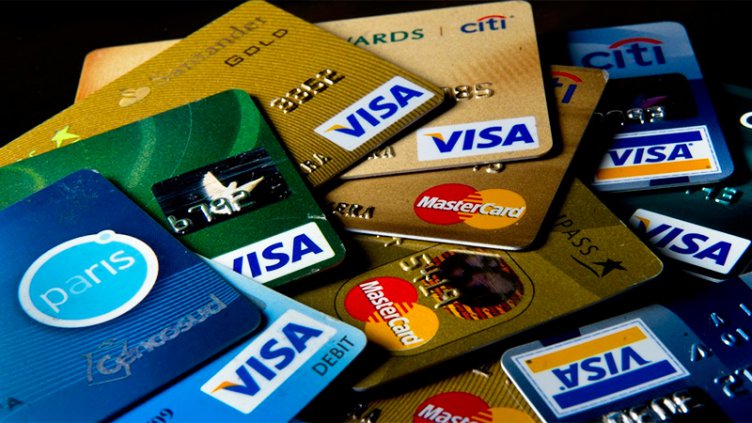 Pagar el mínimo de la tarjeta de crédito pasó a tener un costo de hasta 223%