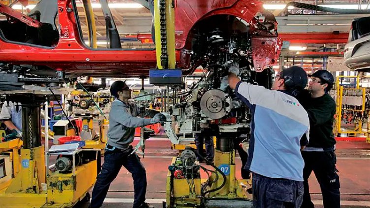 Las autopartistas suspenden personal y prevén llevar sus reclamos a Sica