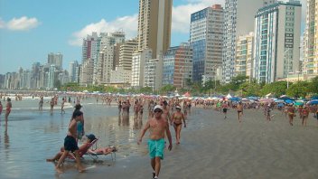 Se descompensó y murió un entrerriano que veraneaba en la playa de Camboriú