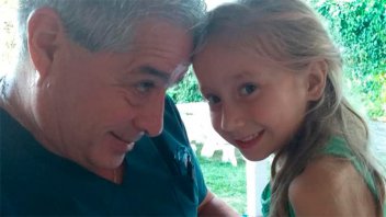 Joaquina recibió la visita del Dr. Paz, a dos meses del accidente en la pileta