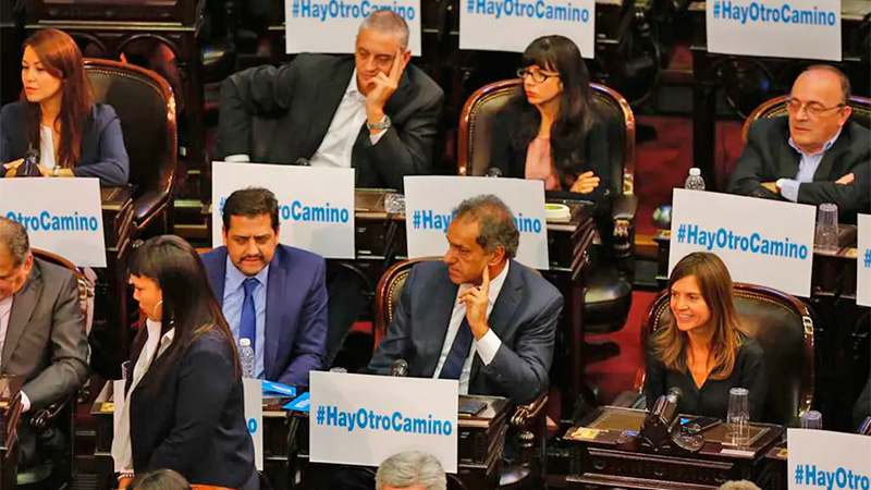 Image: https://elonce-media.elonce.com/fotos-nuevo/2019/03/01/o_1551465377.jpg