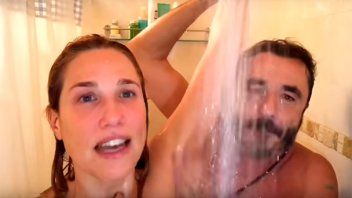 Video: Alina Moine y Pablo Granados, desnudos bajo la ducha