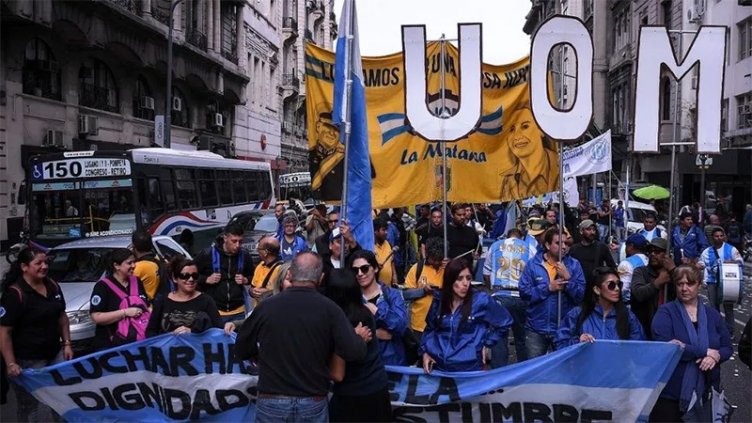 Metalúrgicos acordaron suba salarial en tres cuotas y con cláusula gatillo