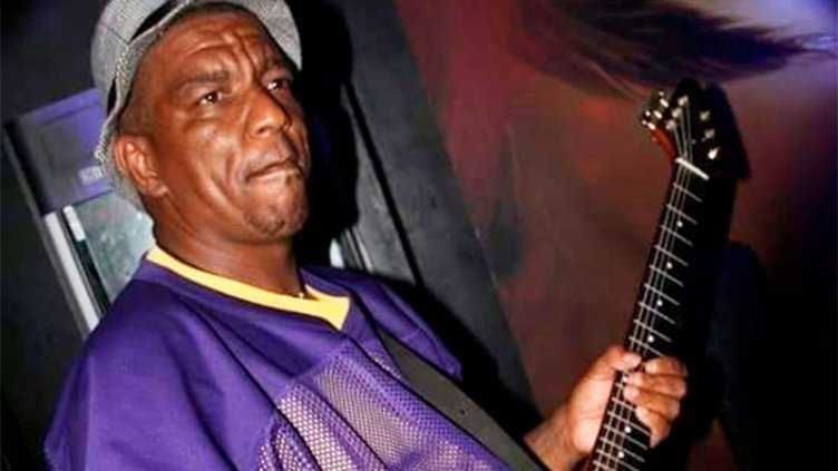 El blusero sudafricano Smoke se presenta este sábado en Paraná