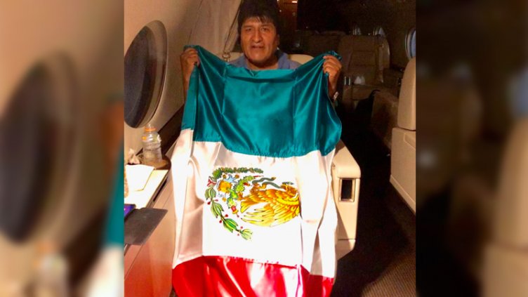 Evo Morales en su partida hacia México: