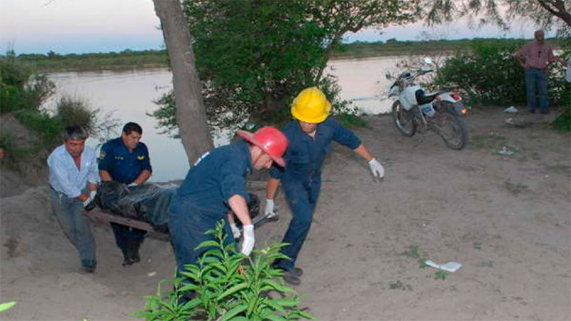 Mellizos murieron ahogados en Santiago del Estero. Rescataron un cuerpo.