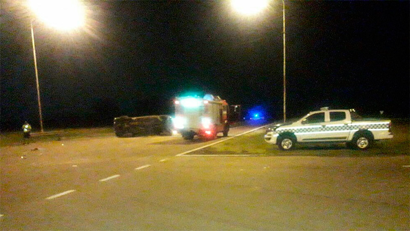 Un herido grave tras choque y vuelco de camioneta en el cruce de rutas ...