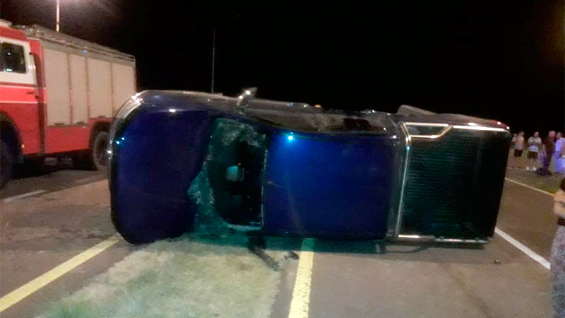 Un herido grave tras choque y vuelco de camioneta en el cruce de rutas ...