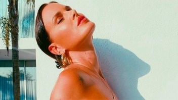 Natalie Weber al desnudo: Se mostró muy sexy recién salida de la ducha