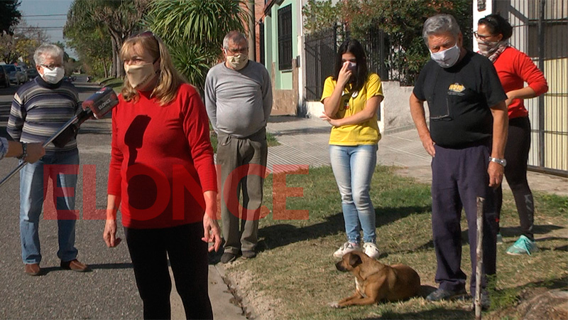 Vecinos reclaman por una pérdida de agua que lleva más de un año ...