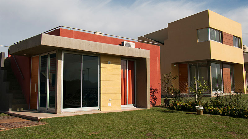 Casas de 1 y 3 dormitorios en Lopez Jordan al Río