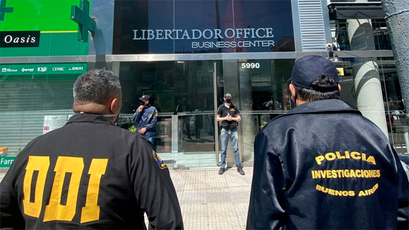 El allanamiento al consultorio de Luque en la torre Libertador Office.-
