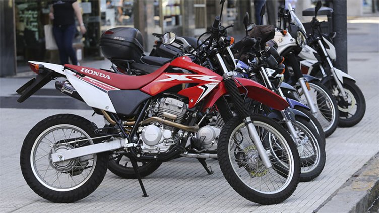 La venta de motos cayó más del 40 por ciento interanual en marzo