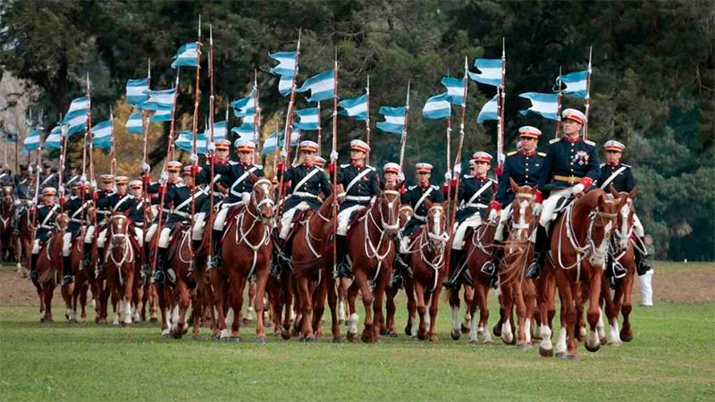 Cadetes del Colegio Militar de la Nación.
