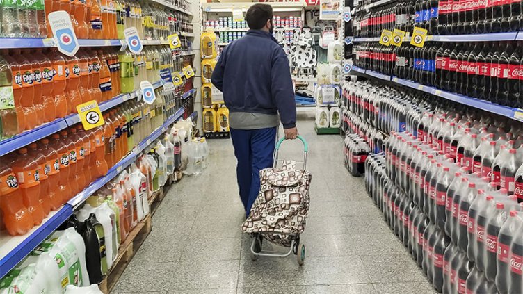 Compre sin IVA: detallan quiénes deben registrar la CBU para obtener reintegros