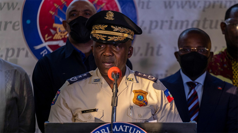 El director de la Policía Nacional de Haití, Léon Charles