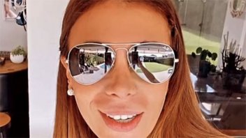 Ximena Capristo contó por qué aparece en televisión con anteojos de sol