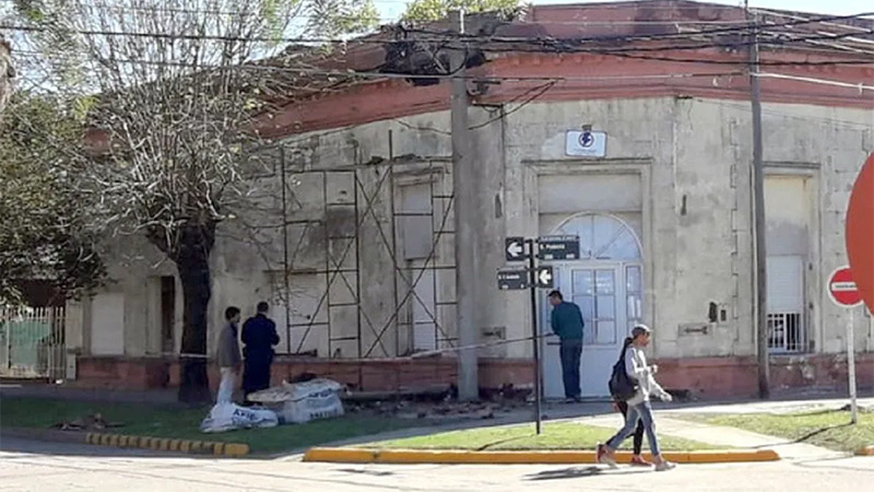 Un albañil cayó desde un andamio de más de tres metros de altura ...