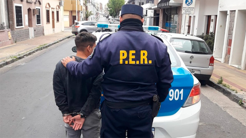 Joven detenido por robar placas del cementerio municipal - Policiales ...