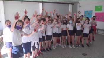 Once por Todos: escuela de la Sociedad Española se suma con una colecta interna