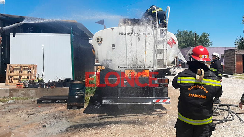 Explosión E Incendio De Camión Cisterna Con Combustible En Estación De