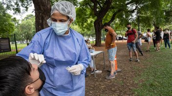 Se registraron 288 muertos y 40.094 contagios de covid en Argentina