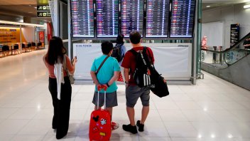 La OMS pidió terminar con las restricciones en los vuelos internacionales