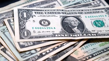 El dólar blue subió 50 centavos y cerró en $202