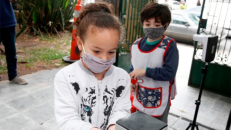 Buenos Aires planea vuelta a clases con barbijos de mejor calidad: cuáles son