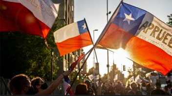 Más de 15 millones de chilenos decidirán por sí o no a la nueva Constitución