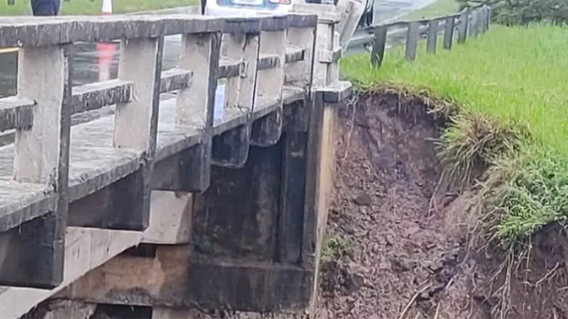 Lluvias en Corrientes: cortan Ruta 12 por peligro de derrumbe y hay ...