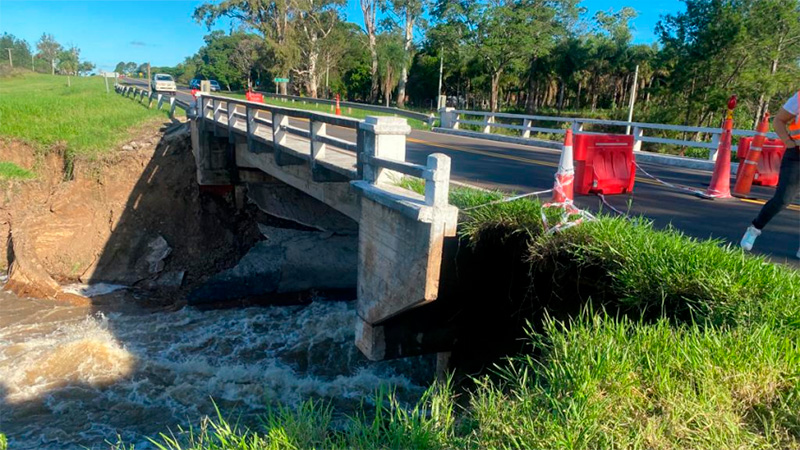 Desvían el tránsito en la Ruta 12 por deslizamiento de tierras en ...