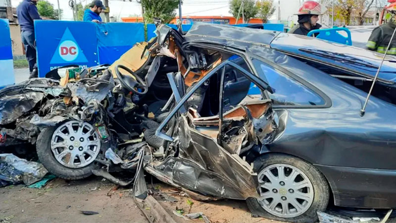 Cuatro personas murieron tras chocar auto contra un árbol | Elonce.com