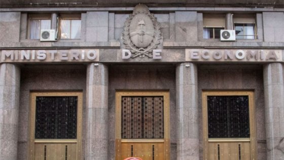 Gobierno logró una adhesión al canje de deuda por 2 billones de pesos