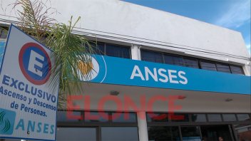 Jubilados empiezan a cobrar el bono de Anses: los cronogramas completos de mayo