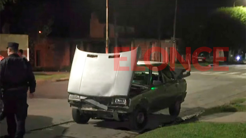 Motociclista fue embestido por un auto que pretendía doblar a la ...