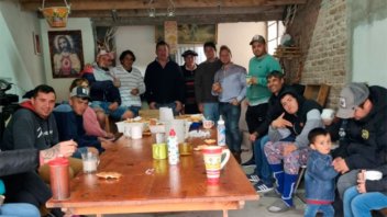 Ricardo Gutiérrez compartió comida patria con integrantes de 