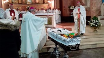 Dieron el último adiós a Monseñor Eichhorn en Gualeguaychú
