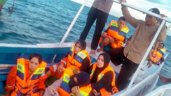 Se hundió un ferry en Indonesia: hay 26 personas desaparecidas
