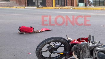 Una adolescente fue embestida por una moto sobre transitada avenida